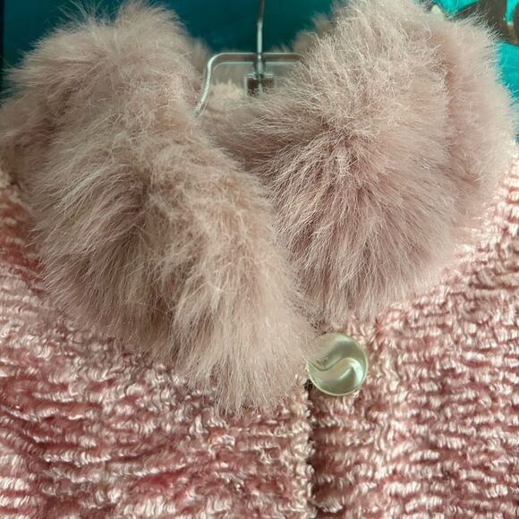 Vintage 90s Novelti Pink Faux Fur Jacket with Fluffy Collar and Cuffs 9/10 - Picture 4 of 16
